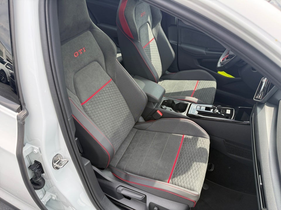 2026 Volkswagen Golf GTI SE