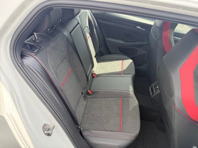 2026 Volkswagen Golf GTI SE