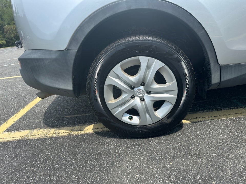 2015 Toyota RAV4 LE