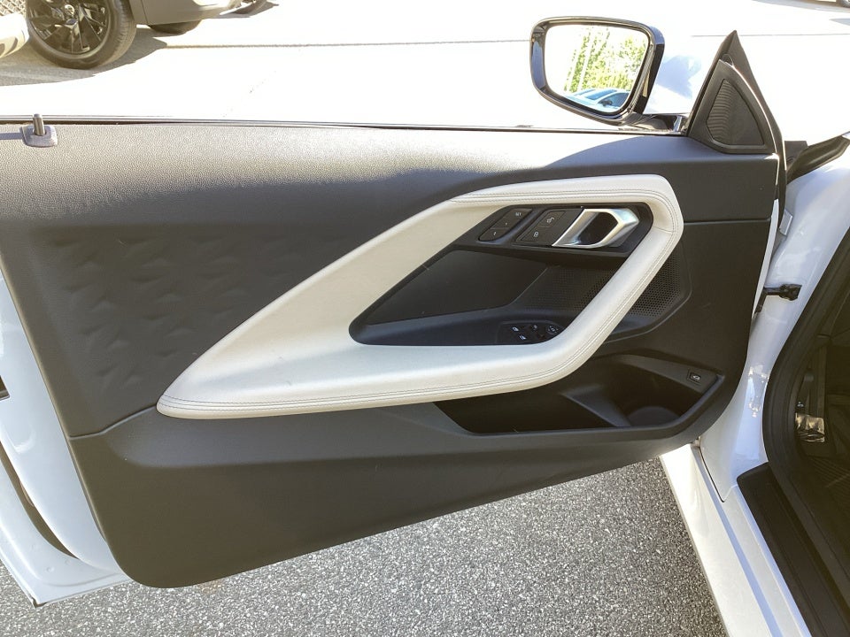 2025 BMW 2 Series 230i