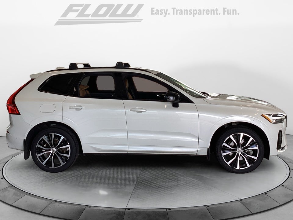 2023 Volvo XC60 B5 Ultimate Dark Theme