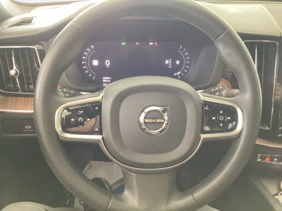 2023 Volvo XC60 B5 Ultimate Dark Theme