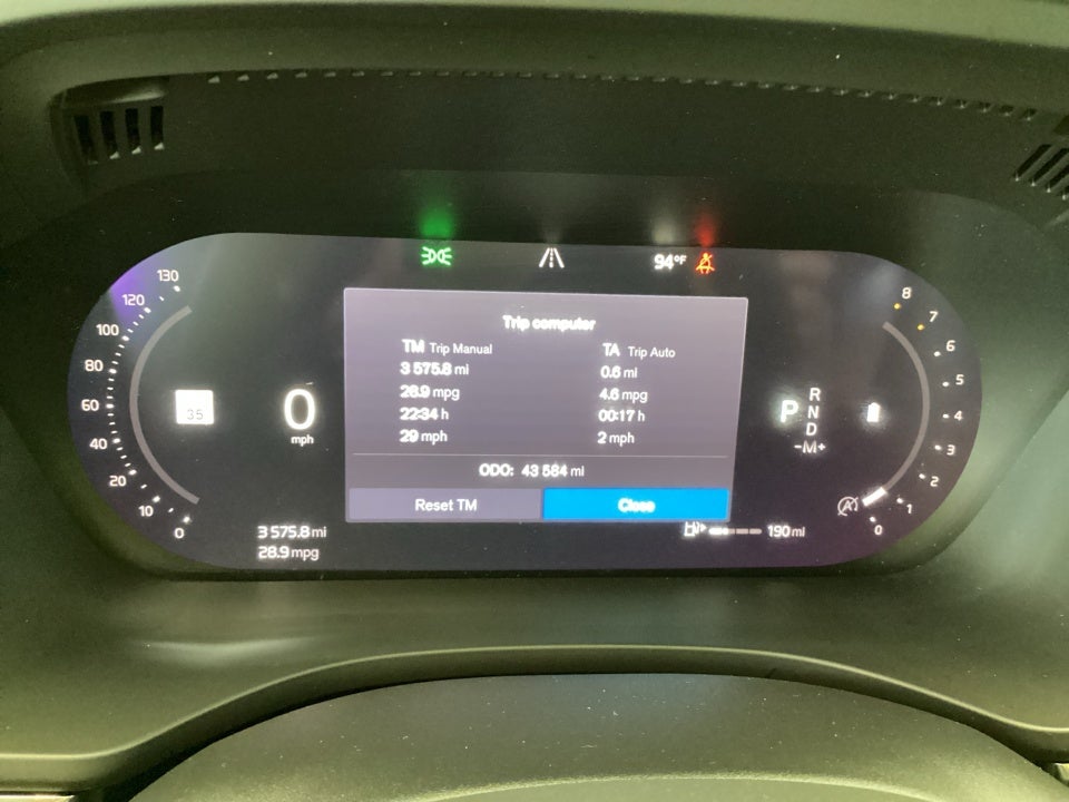 2023 Volvo XC60 B5 Ultimate Dark Theme