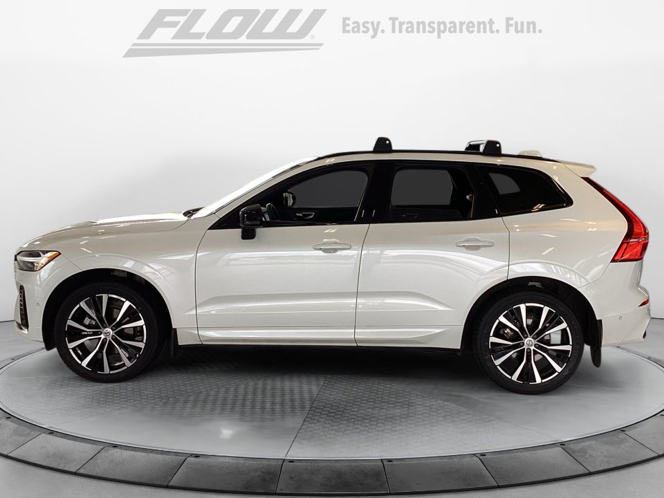 2023 Volvo XC60 B5 Ultimate Dark Theme