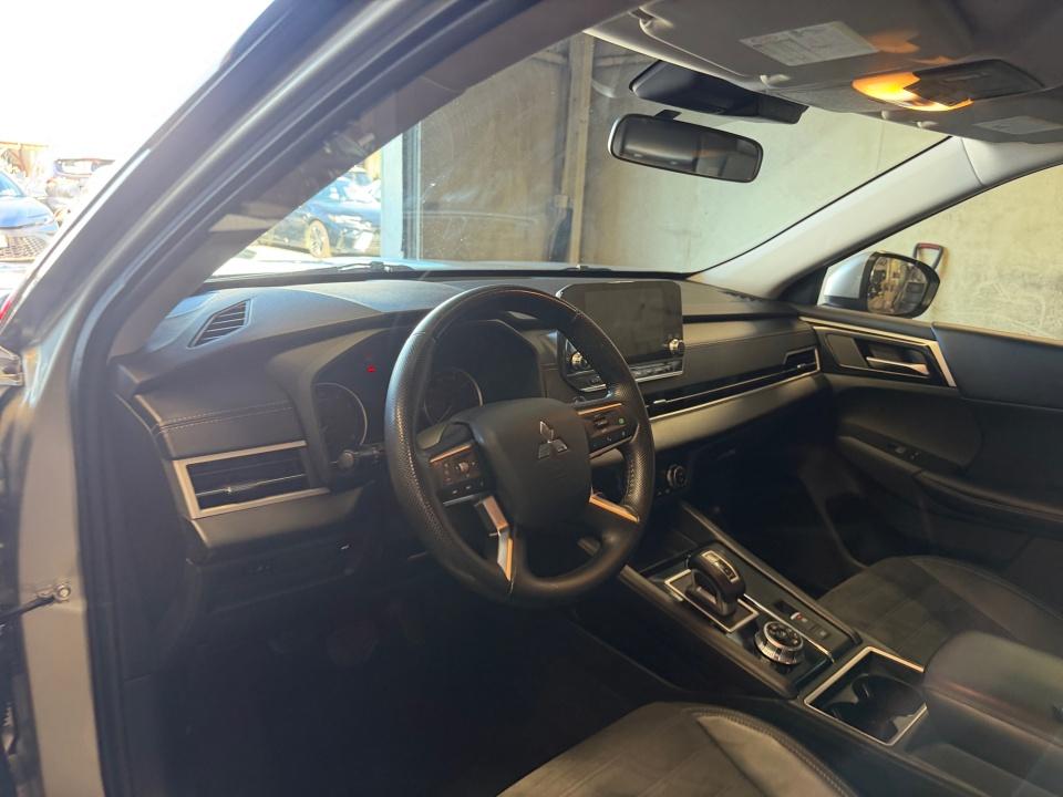 2022 Mitsubishi Outlander SE