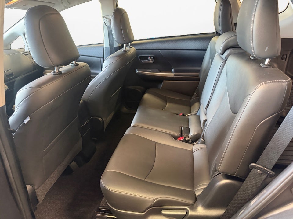 2017 Toyota Prius v Four