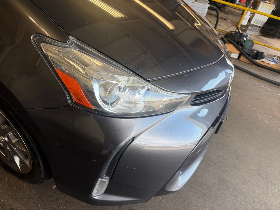 2017 Toyota Prius v Four