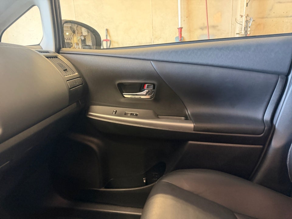 2017 Toyota Prius v Four