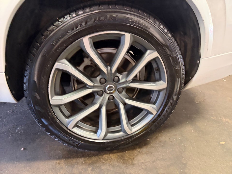 2017 Volvo XC90 Momentum
