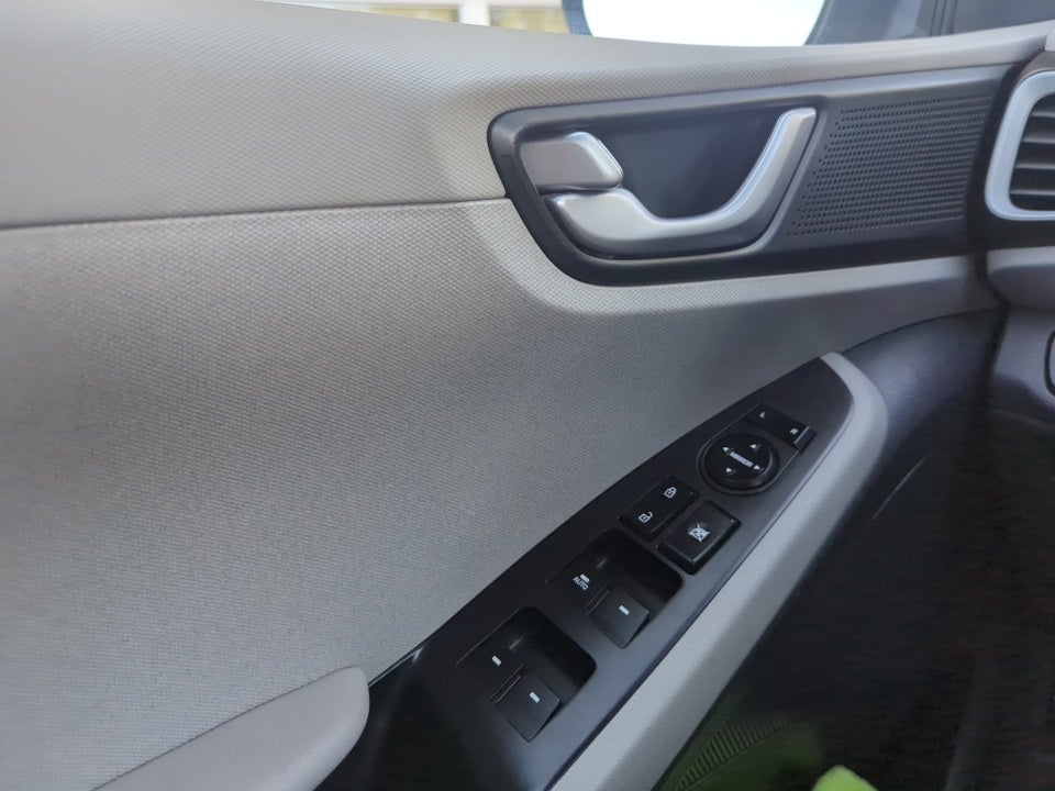 2018 Hyundai Ioniq Hybrid Blue