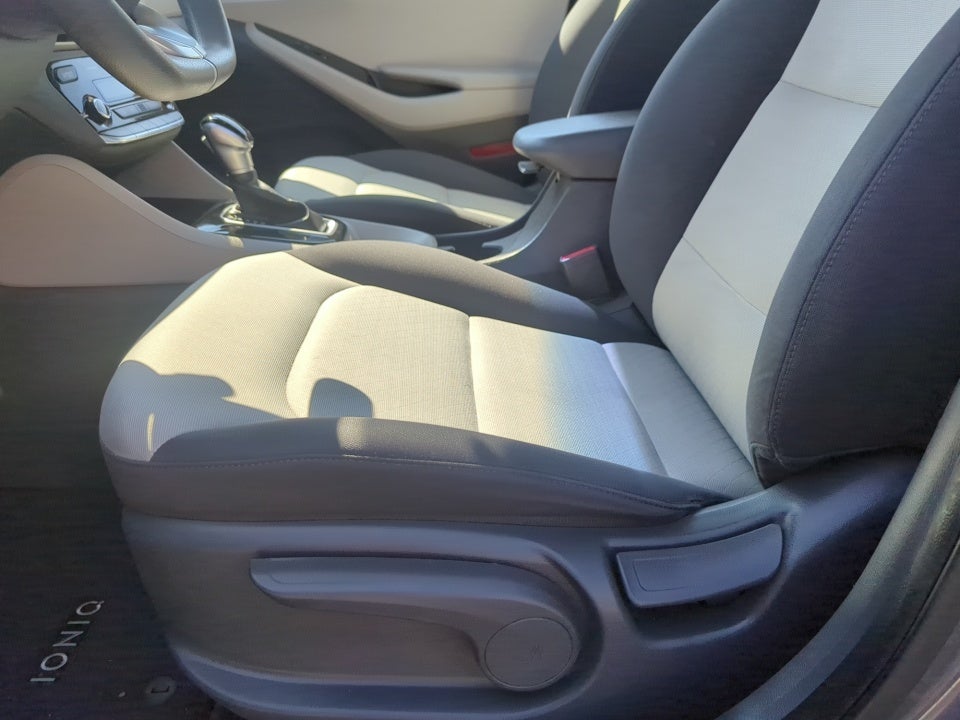 2018 Hyundai Ioniq Hybrid Blue