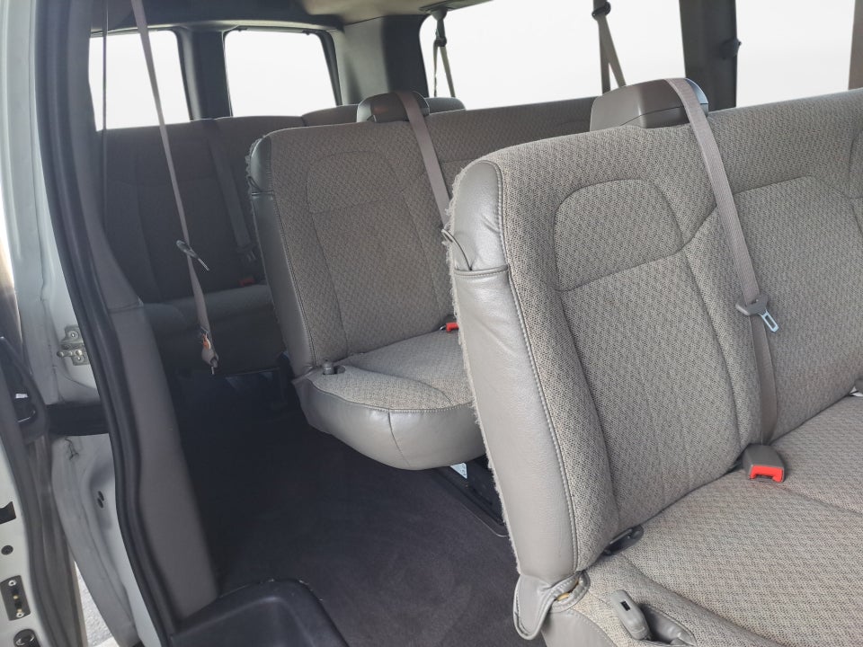 2024 Chevrolet Express Passenger RWD 3500 Extended Wheelbase LT