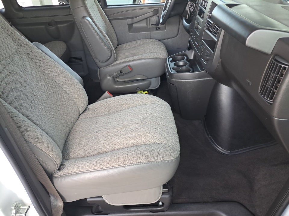 2024 Chevrolet Express Passenger RWD 3500 Extended Wheelbase LT