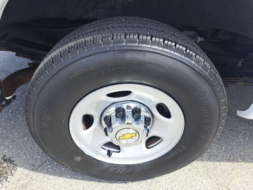 2024 Chevrolet Express Passenger RWD 3500 Extended Wheelbase LT