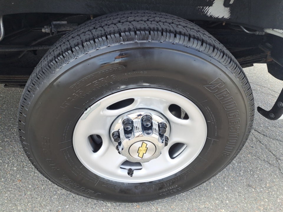 2024 Chevrolet Express Passenger RWD 3500 Extended Wheelbase LT