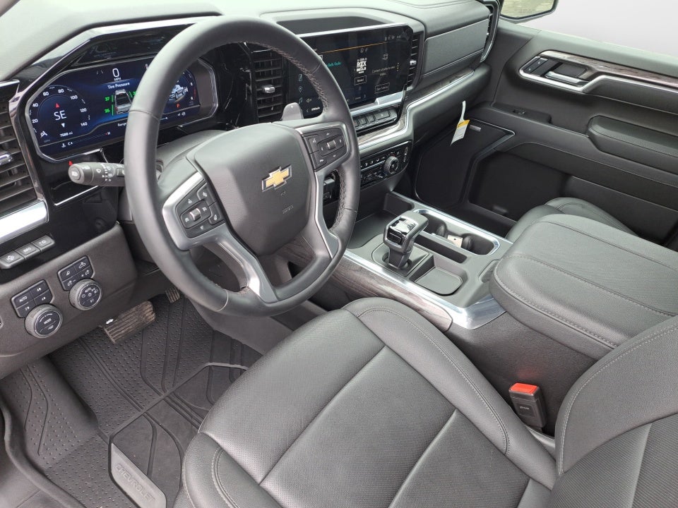 2025 Chevrolet Silverado 1500 4WD Crew Cab Short Bed LTZ