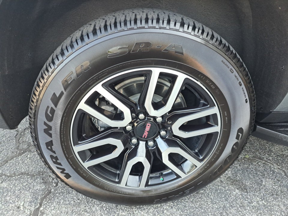 2023 GMC Yukon XL AT4