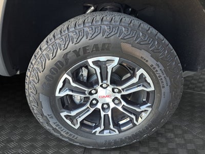 2024 GMC Canyon 4WD AT4