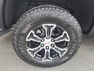2024 GMC Canyon 4WD AT4