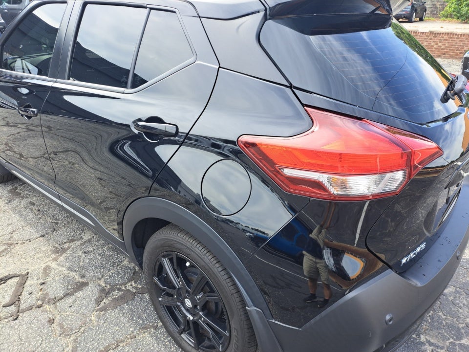 2020 Nissan Kicks SR