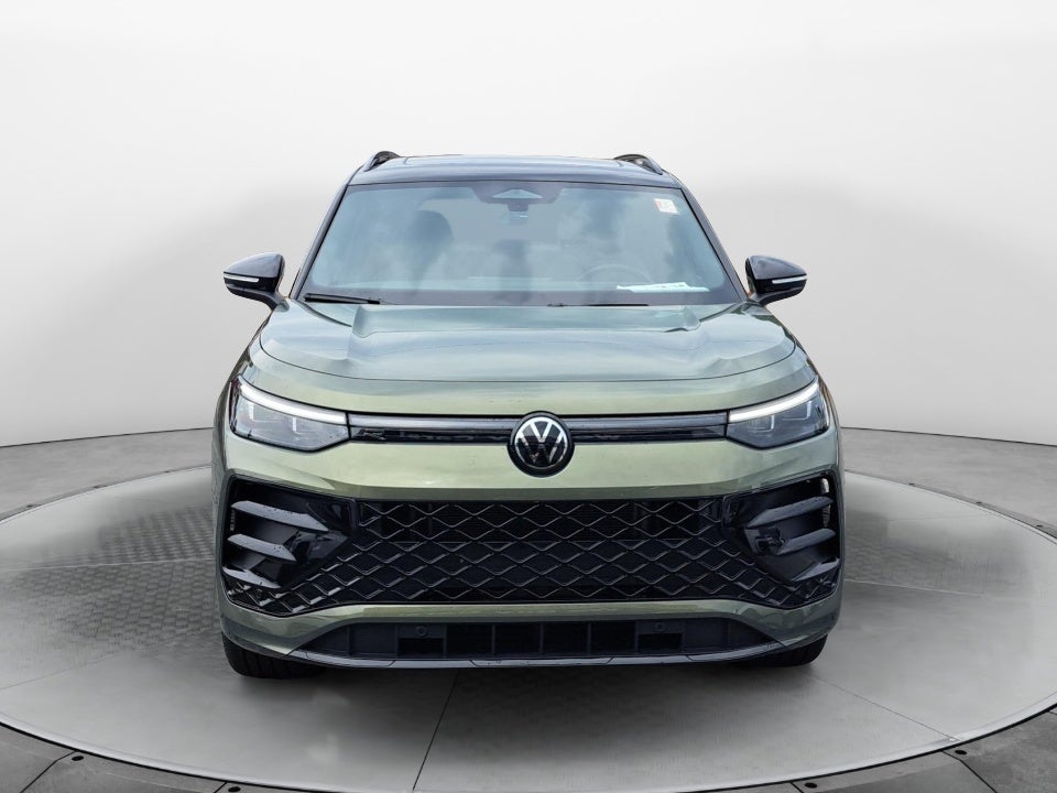 2025 Volkswagen Tiguan SE R-Line Black