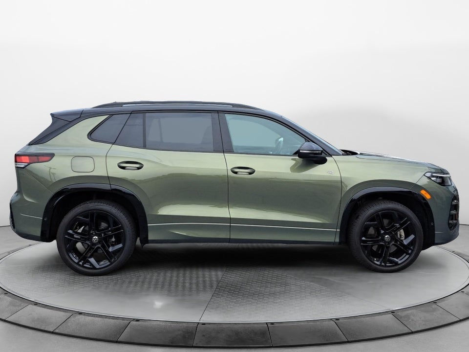 2025 Volkswagen Tiguan SE R-Line Black