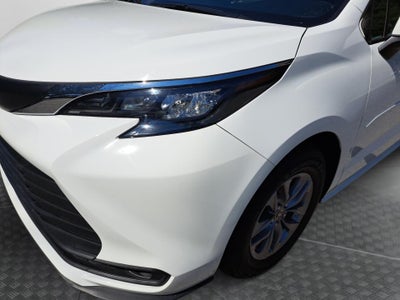 2025 Toyota Sienna LE