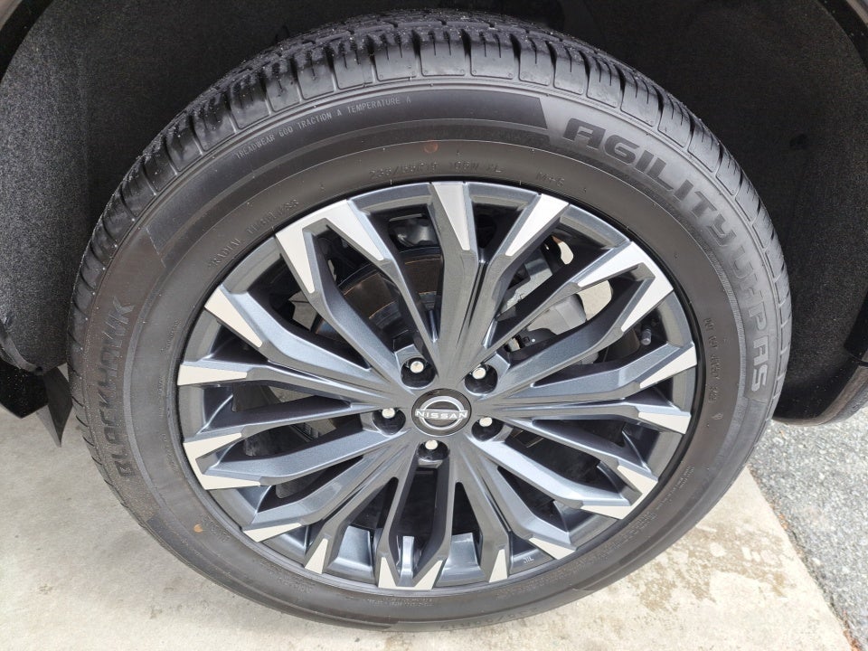 2025 Nissan Rogue Platinum