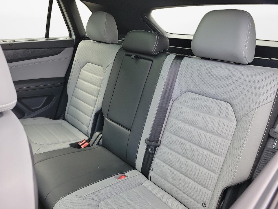 2026 Volkswagen Atlas Cross Sport SEL R-Line Black