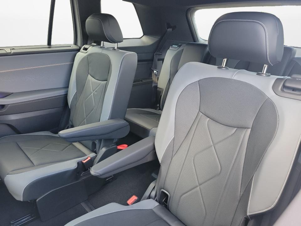 2027 Volkswagen Atlas SEL R-Line