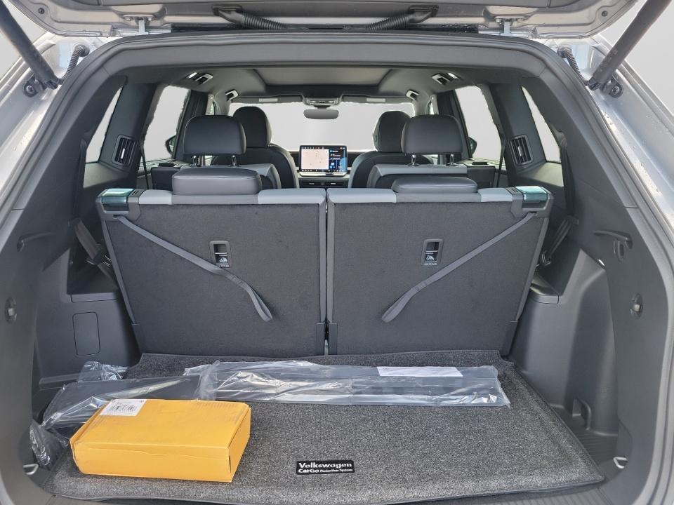 2027 Volkswagen Atlas SEL R-Line