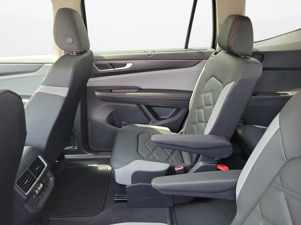 2026 Volkswagen Atlas Peak Edition