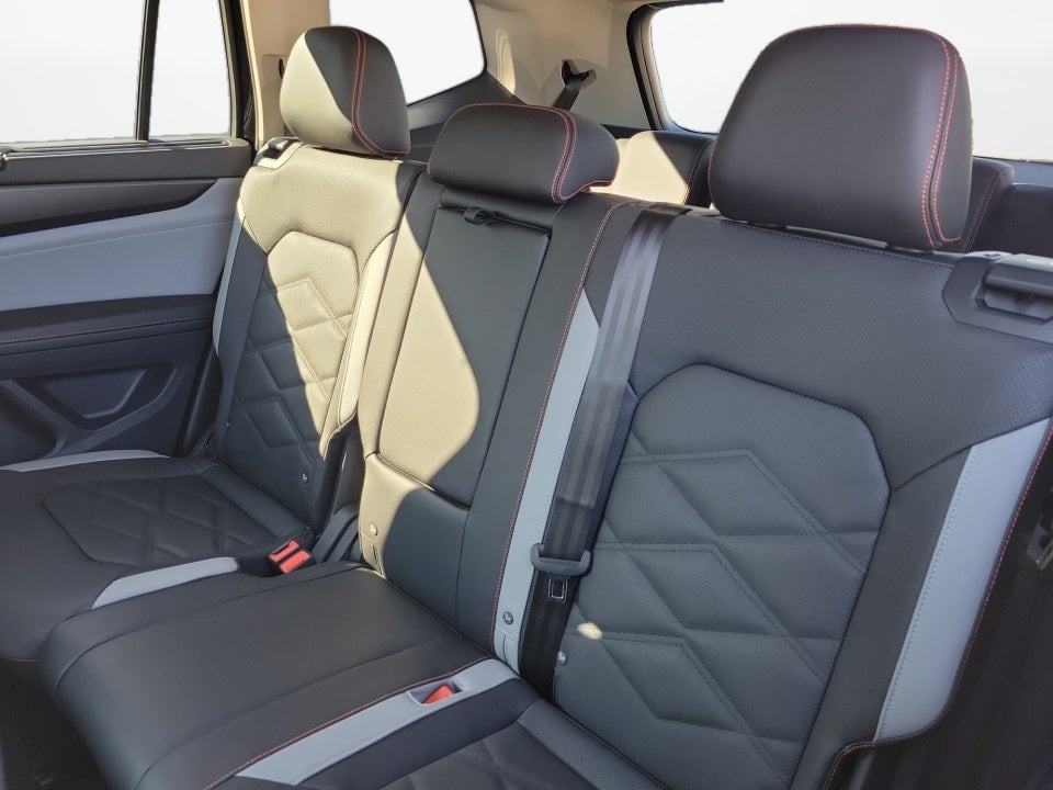 2026 Volkswagen Atlas Peak Edition