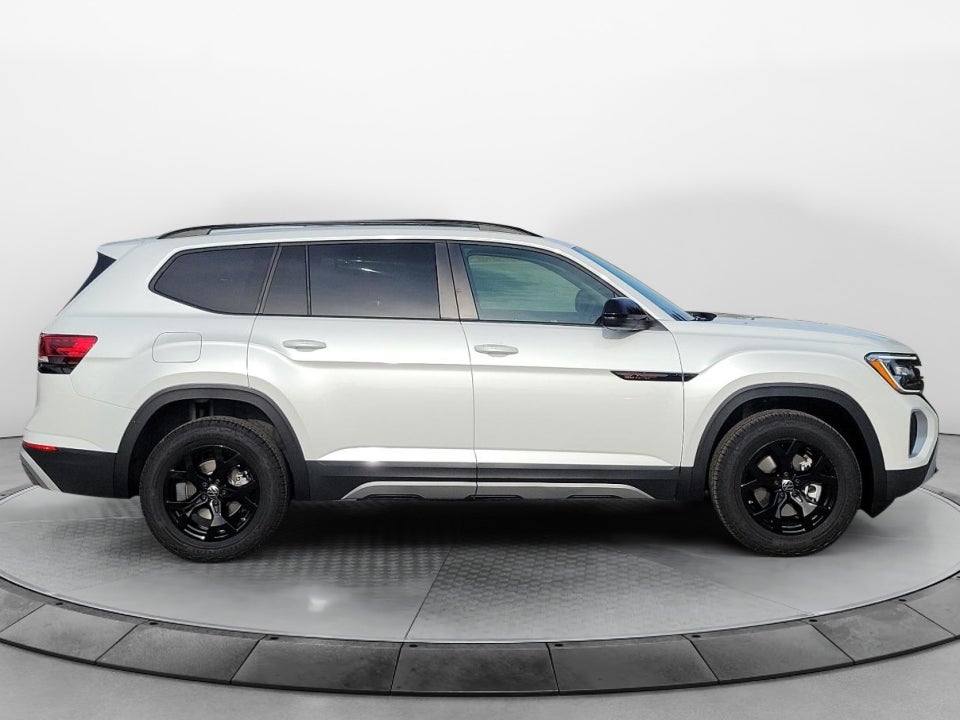 2026 Volkswagen Atlas Peak Edition
