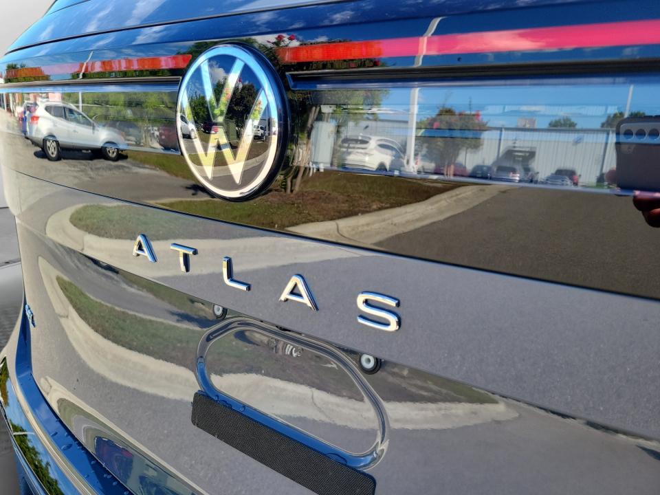 2027 Volkswagen Atlas SEL Premium R-Line