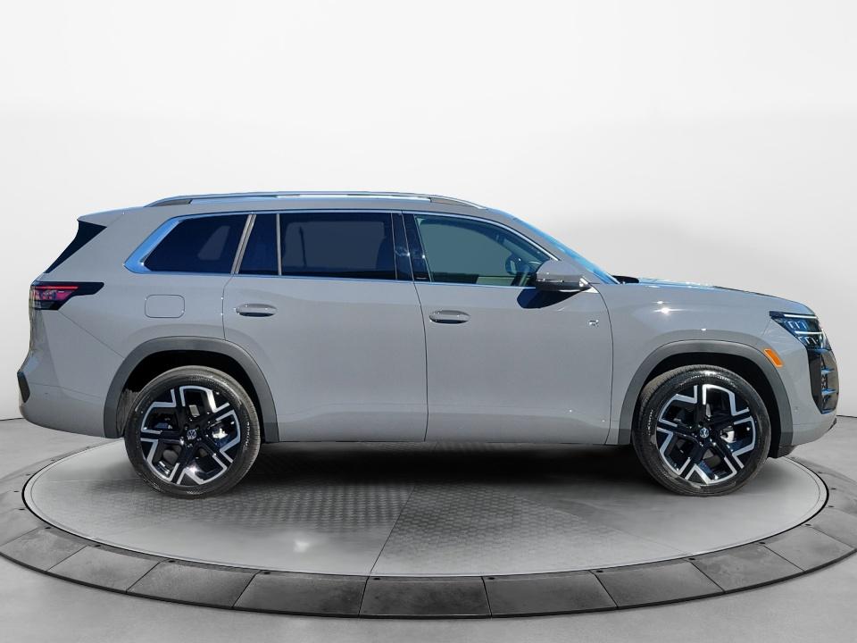 2027 Volkswagen Atlas SEL Premium R-Line