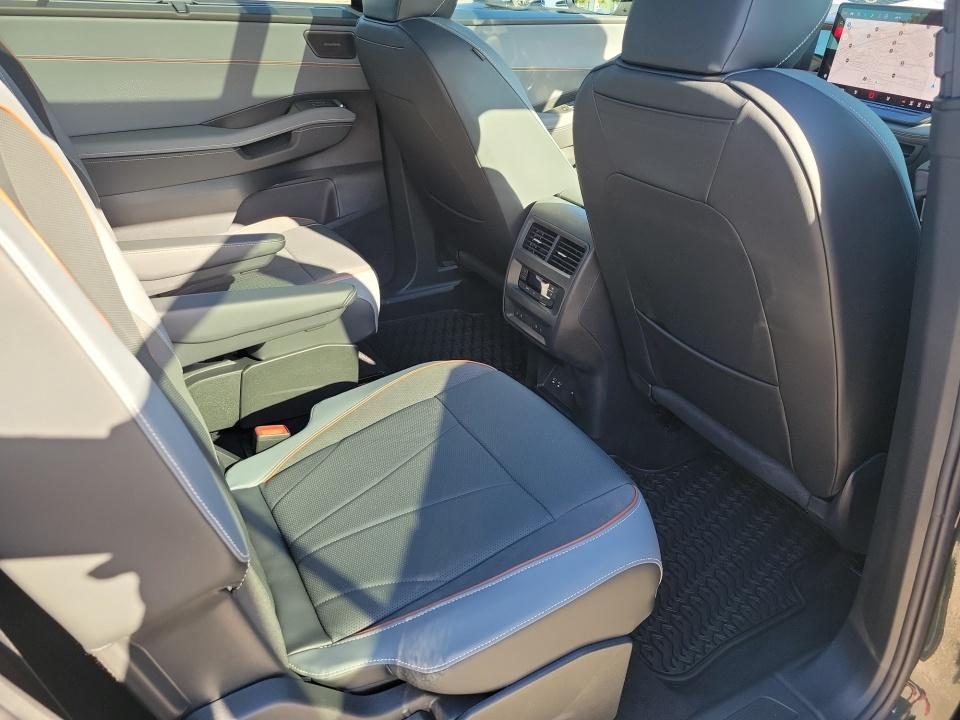 2027 Volkswagen Atlas SEL Premium R-Line