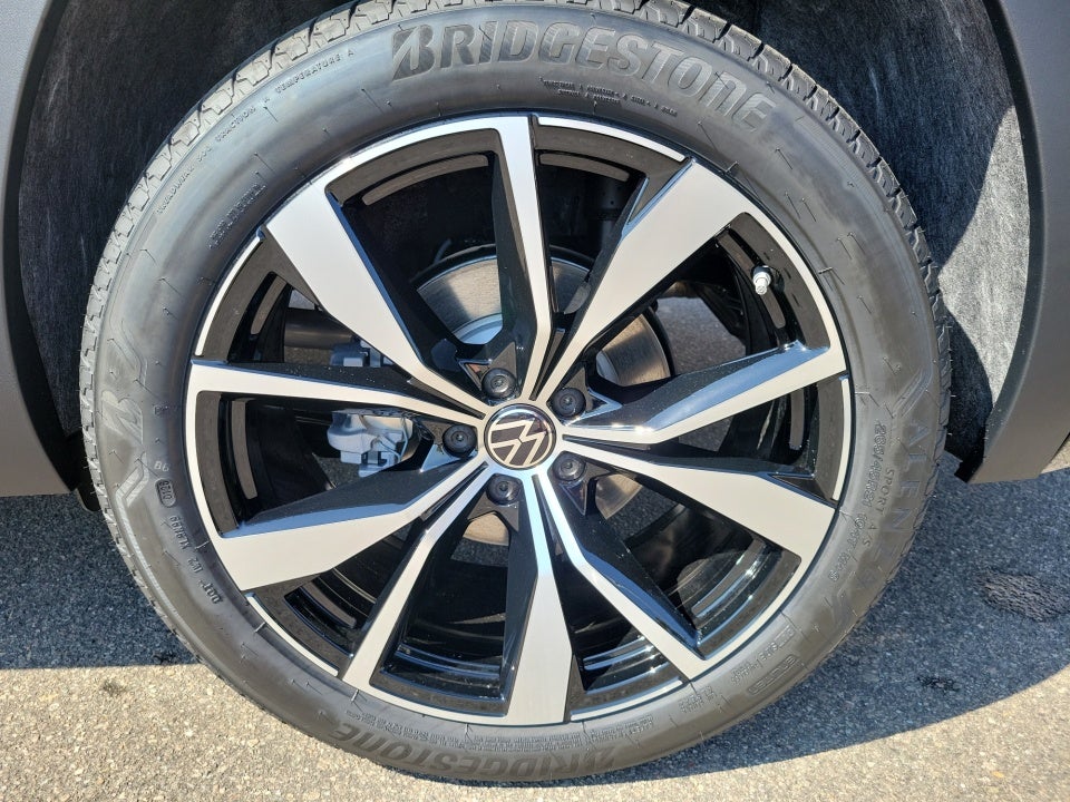 2026 Volkswagen Atlas SEL Premium R-Line