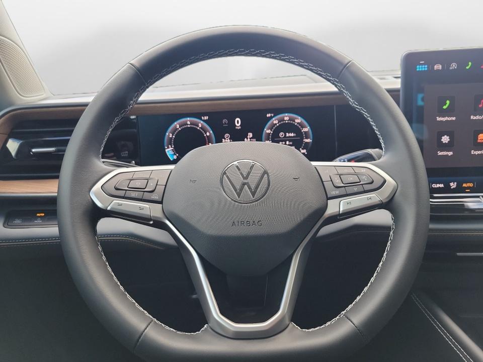 2027 Volkswagen Atlas SE w/Technology