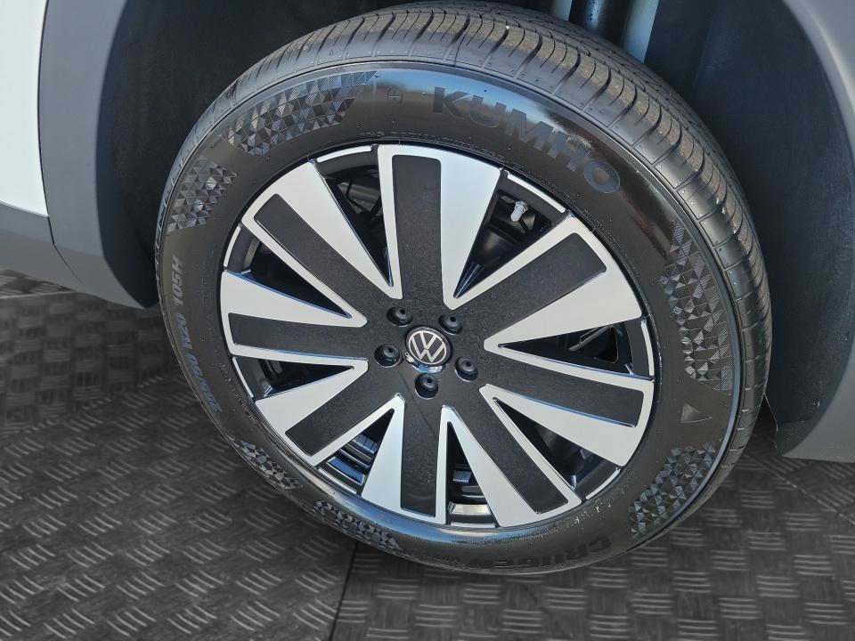 2027 Volkswagen Atlas SE w/Technology