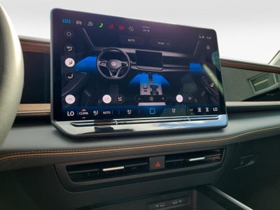2027 Volkswagen Atlas SE w/Technology