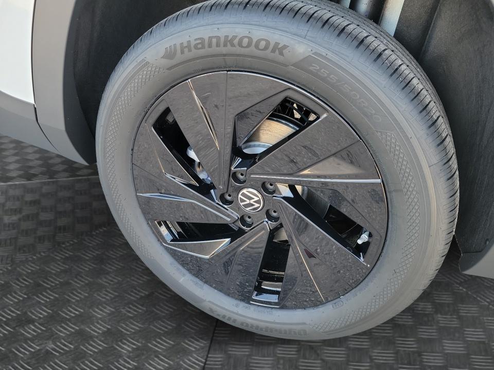 2027 Volkswagen Atlas SE w/Technology