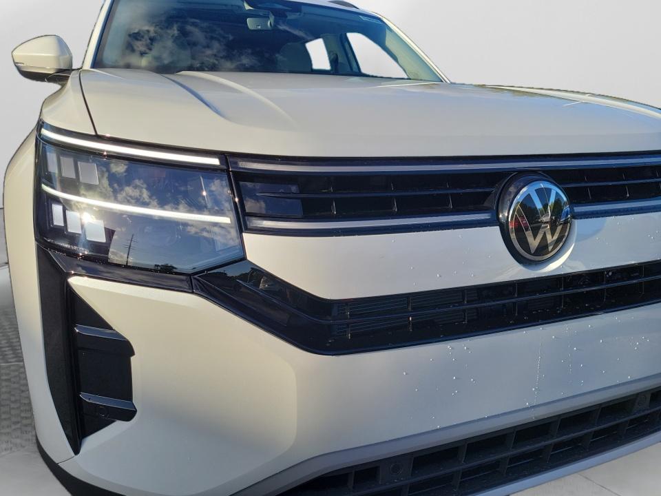2027 Volkswagen Atlas SE w/Technology