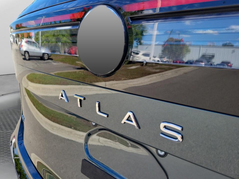2027 Volkswagen Atlas SE w/Technology
