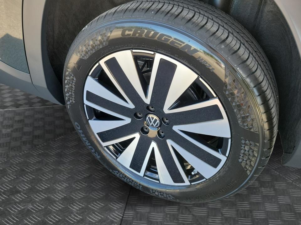 2027 Volkswagen Atlas SE w/Technology