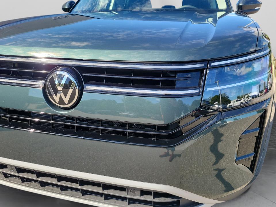 2027 Volkswagen Atlas SE w/Technology