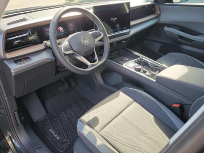 2027 Volkswagen Atlas SE w/Technology