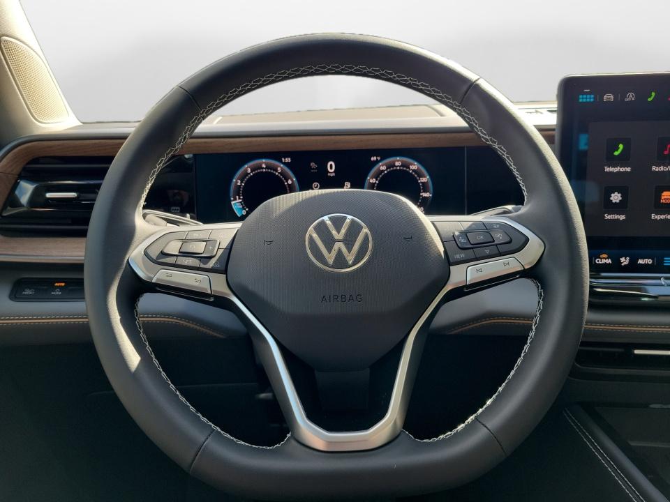 2027 Volkswagen Atlas SE w/Technology