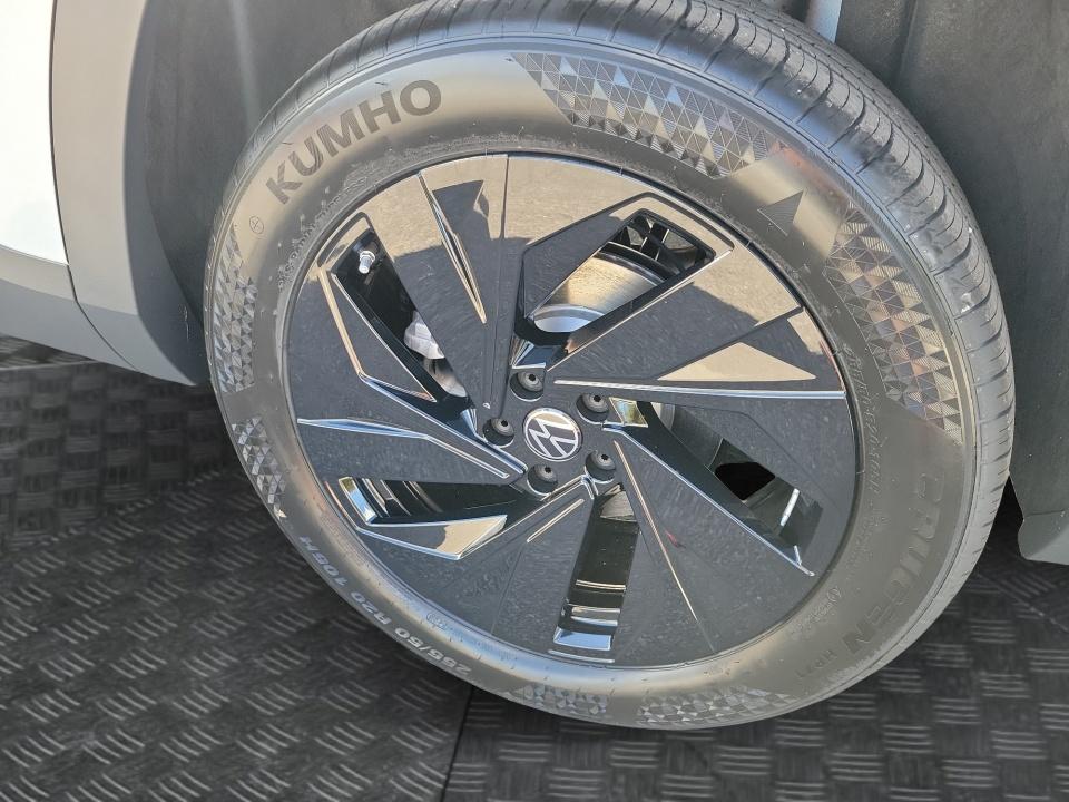 2027 Volkswagen Atlas SE w/Technology