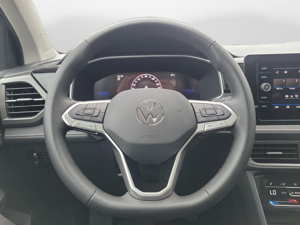 2026 Volkswagen Taos SE Black